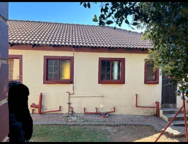 3 BEDROOM TOWNHOUSE FOR SALE IN THATCHFIELD